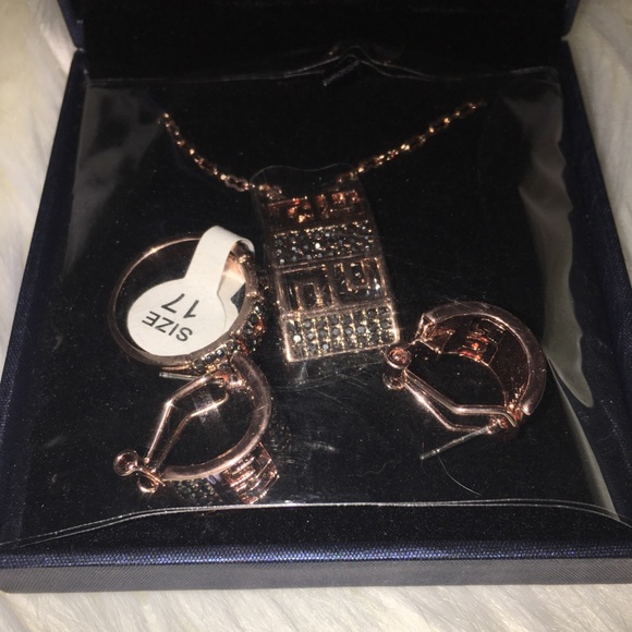 NWT!!! Love Fairy Austria Crystal Jewelry Set - Picture 6 of 12